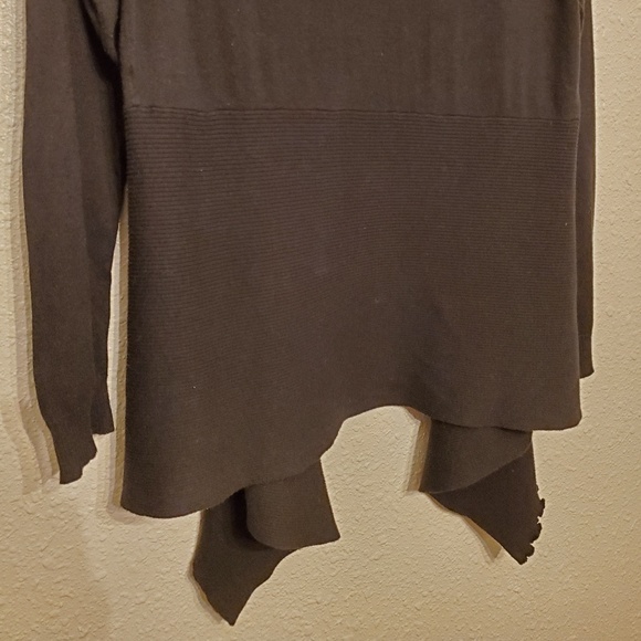 ZOE + PHOEBE ruffle black Cardigan - Picture 5 of 6